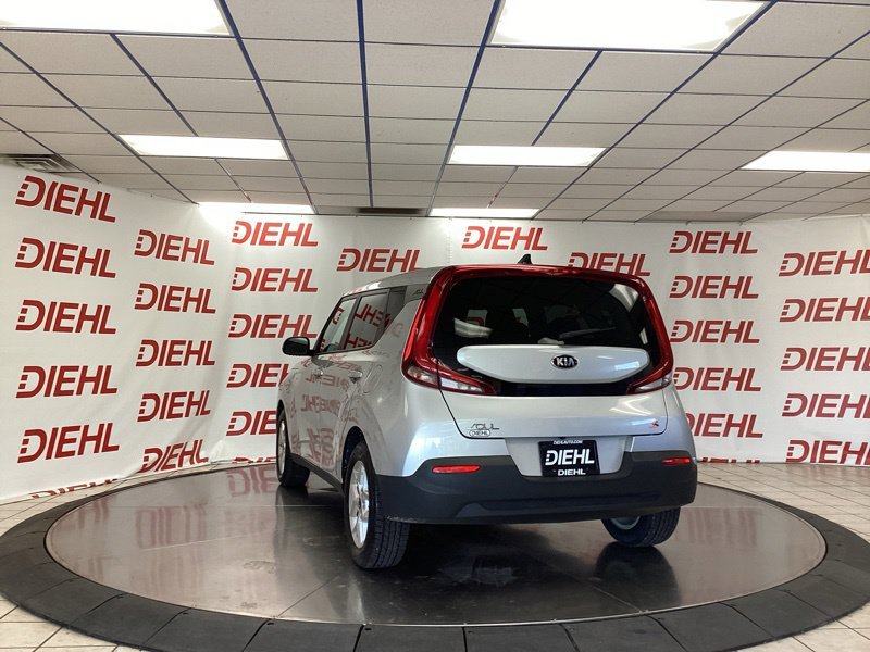 Used 2020 Silver Kia S image 5