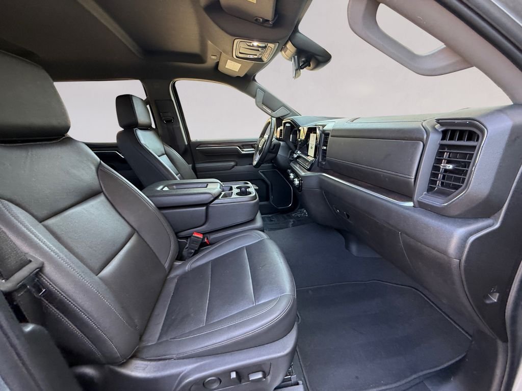 Used 2025 Silver GMC SLT image 17