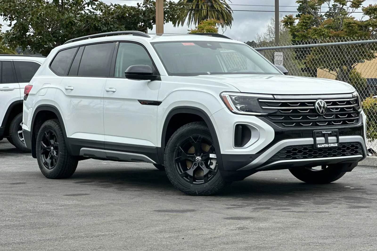 New 2024 Volkswagen Atlas 2.0T Peak Edition SEL 4D Sport Utility