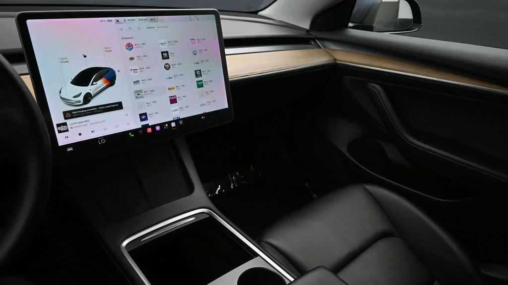 Used 2021 Gray Tesla Standard Range Plus image 8