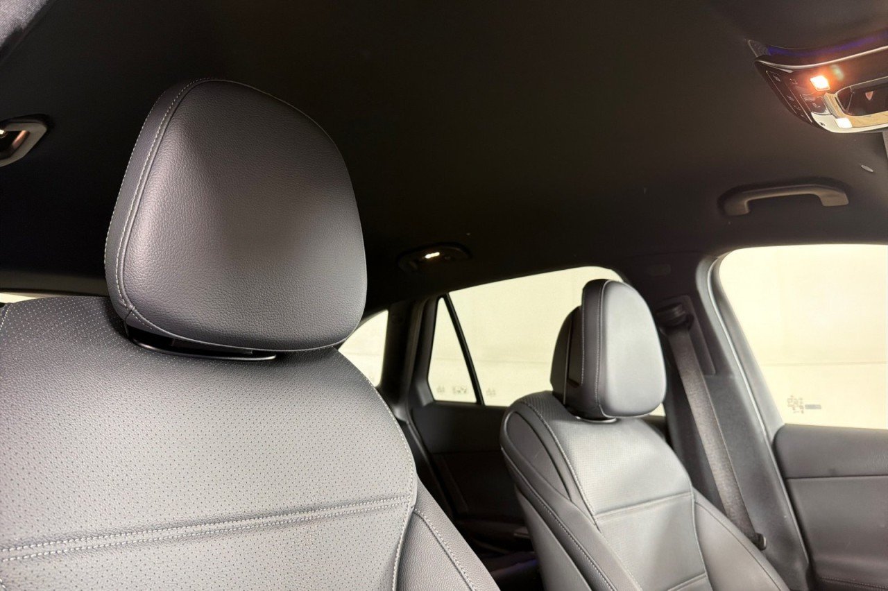 Used 2026 Graphite Grey Metallic Mercedes-Benz GLC 300 image 16