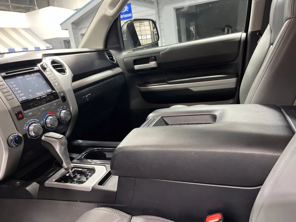 Used 2019 Midnight Black Metallic Toyota SR5 image 14
