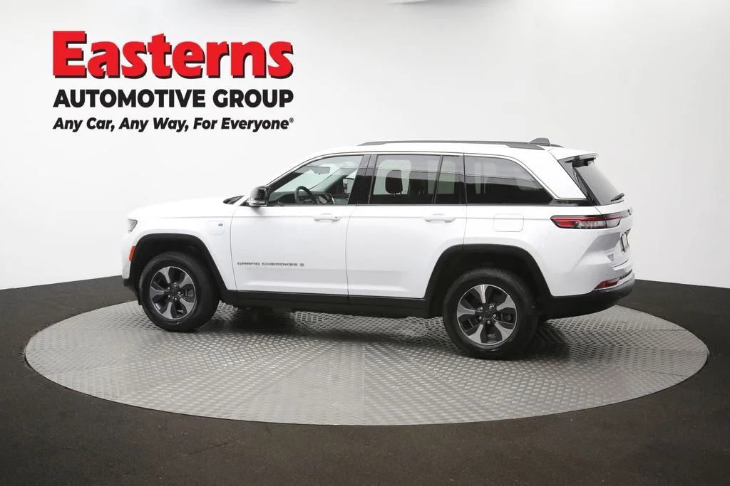 Used 2022 White Jeep 4xe image 65