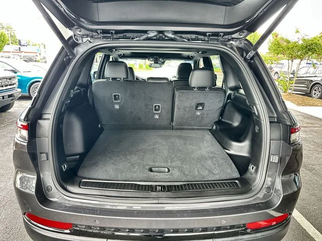 Used 2024 Gray Jeep Altitude X image 24