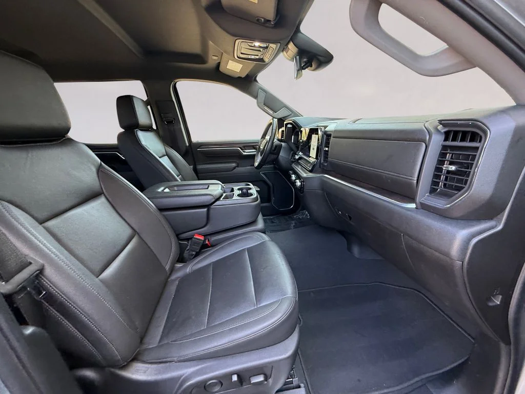 Used 2025 Silver GMC SLT image 17