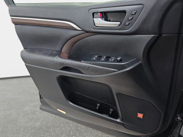 Used 2016 Black Toyota Limited Platinum V6 image 26