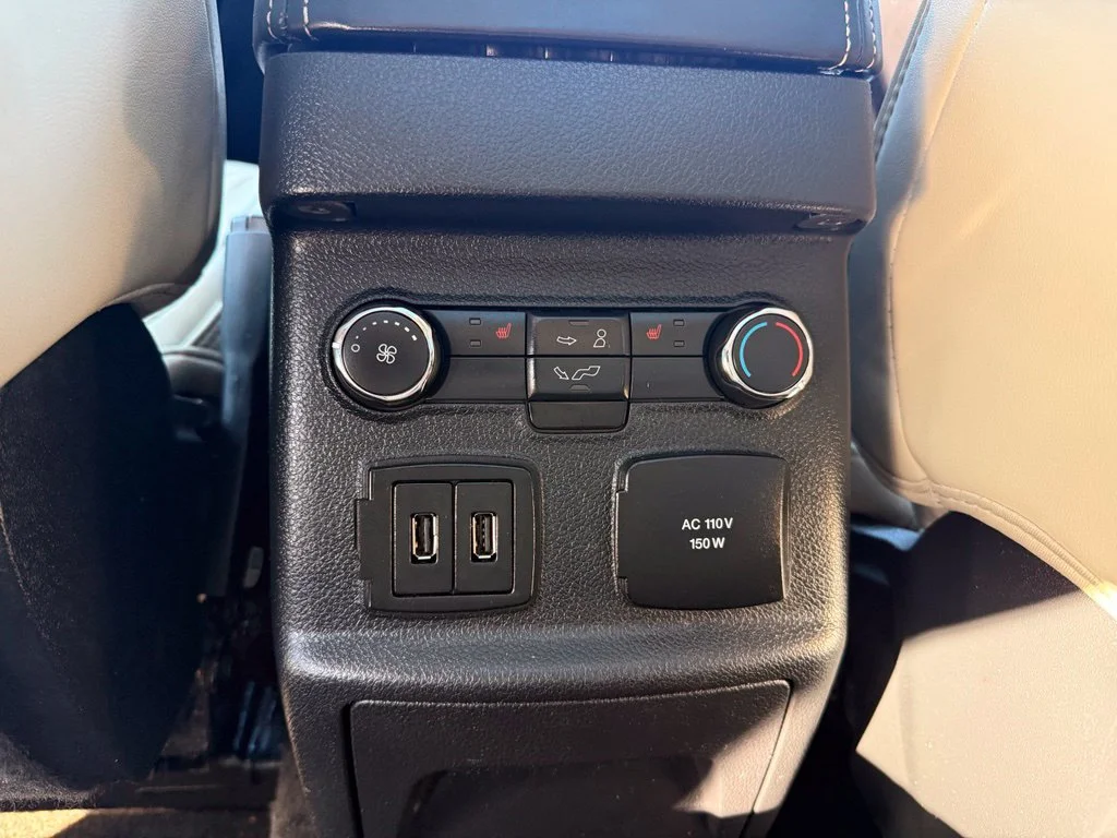 Used 2017 Magnetic Ford Platinum image 22