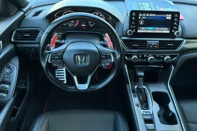 Used 2021  Honda Sport image 17