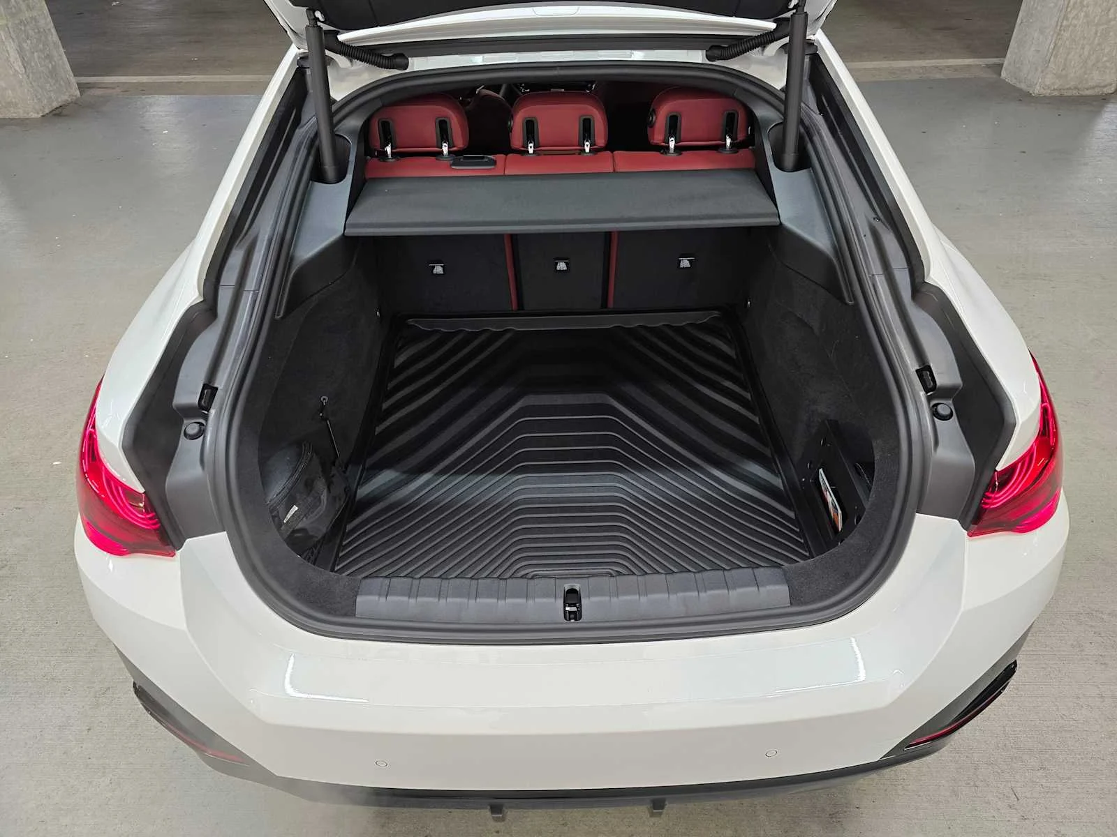 New 2026 Alpine White BMW 430i xDrive image 33