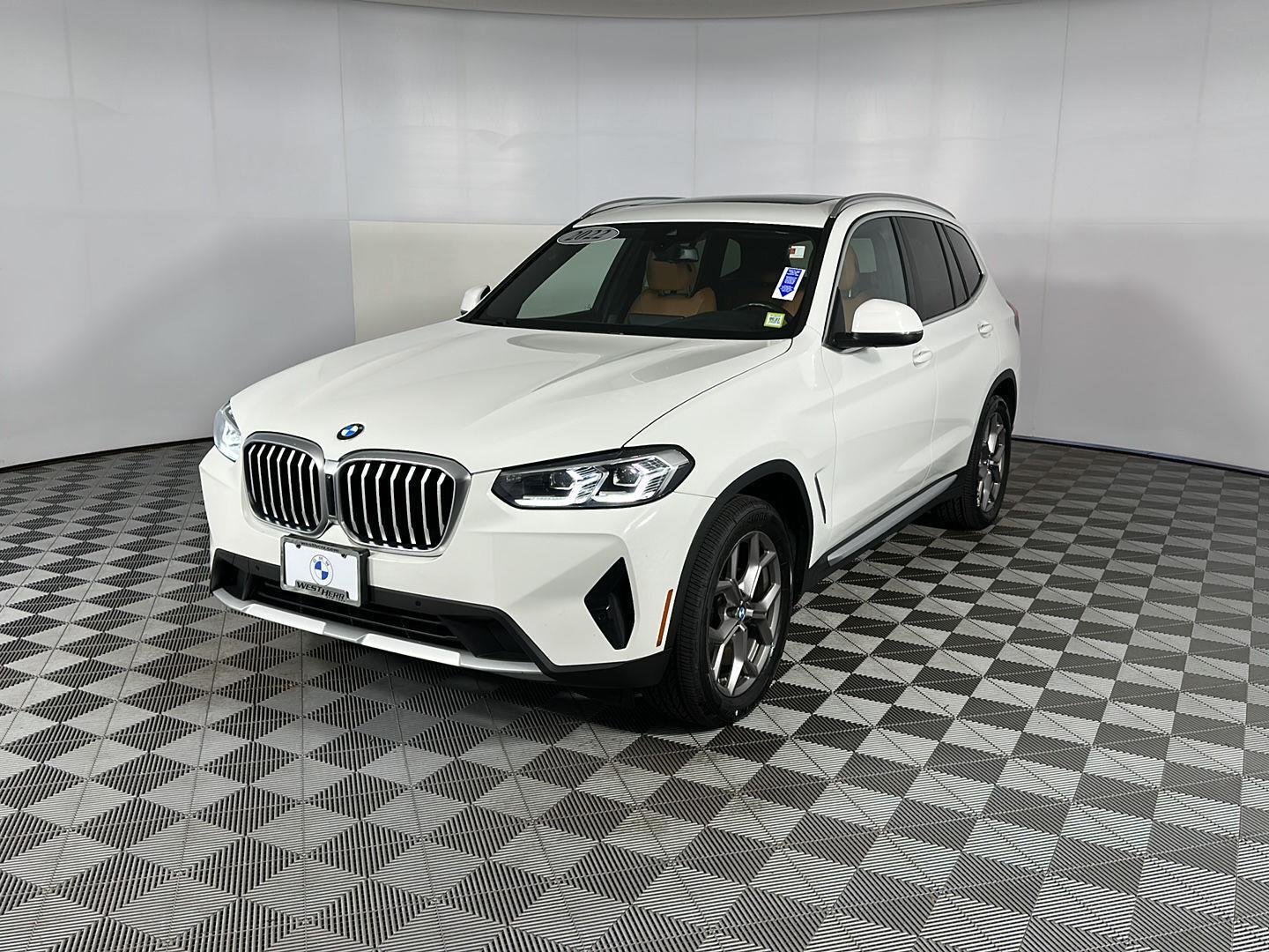Used 2022 Alpine White BMW xDrive30i image 6