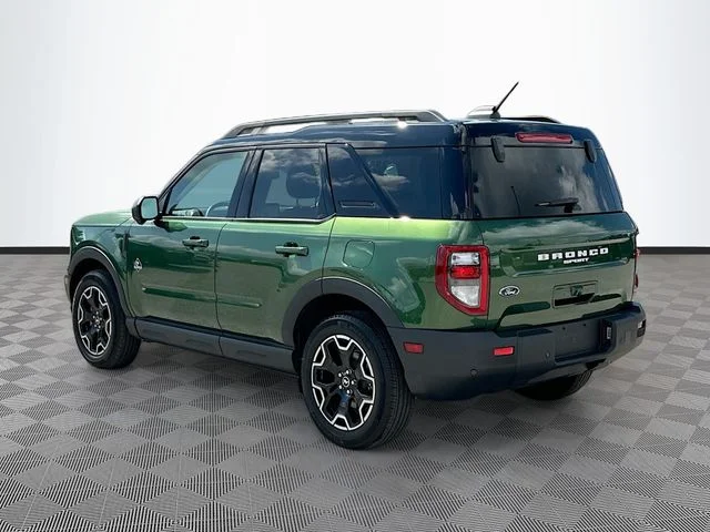 Used 2025 Green Ford Outer Banks image 7