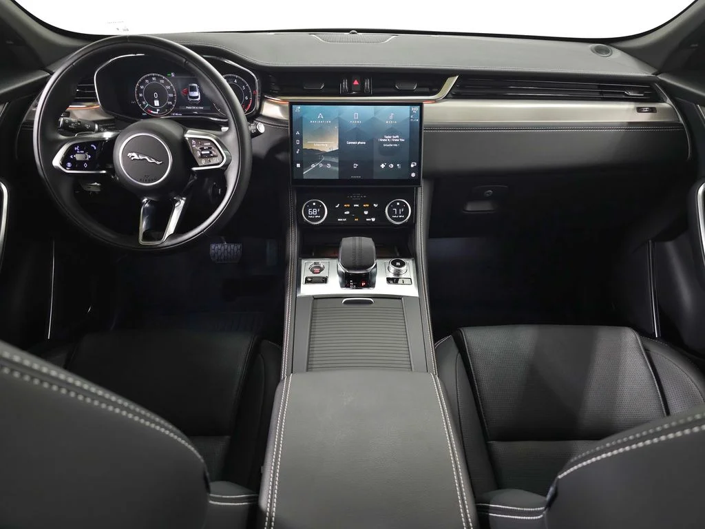 Used 2025  Jaguar P250 R-Dynamic S image 15