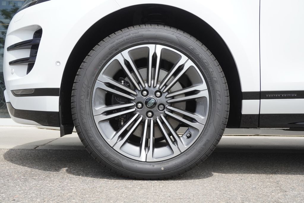 New 2026 Fuji White Land Rover Hoxton Edition image 32
