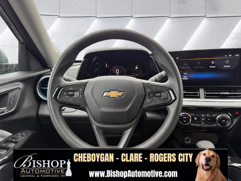 Pre-Owned 2025 Chevrolet Trax LT image 22