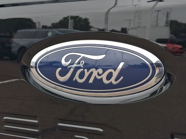Used 2023  Ford Lariat image 30