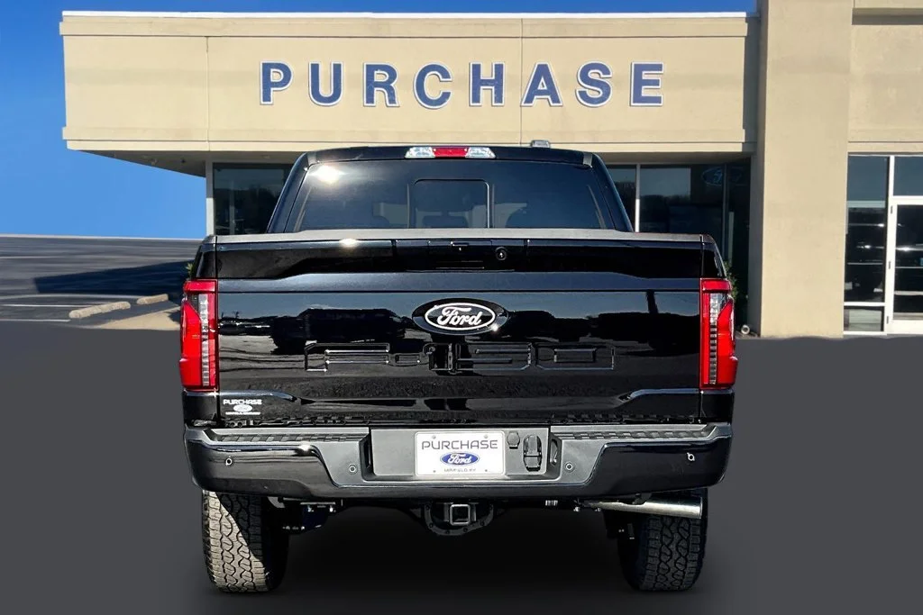 New 2026 Agate Black Metallic Ford XLT image 4