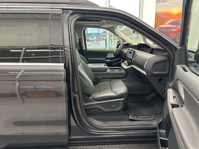 2025 Ford Expedition Active - Photo 41
