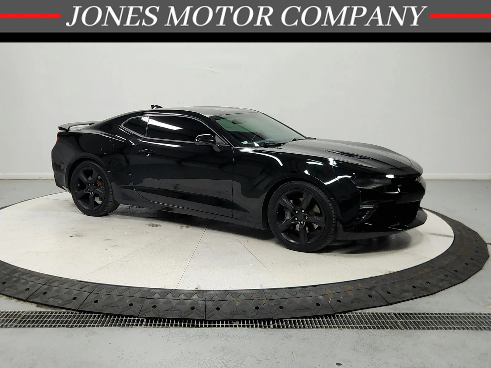 Used 2016 Black Chevrolet SS image 1