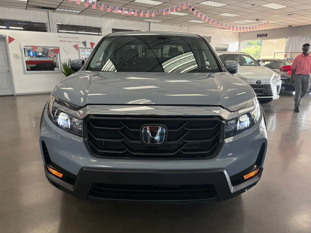 Used 2023  Honda RTL image 1