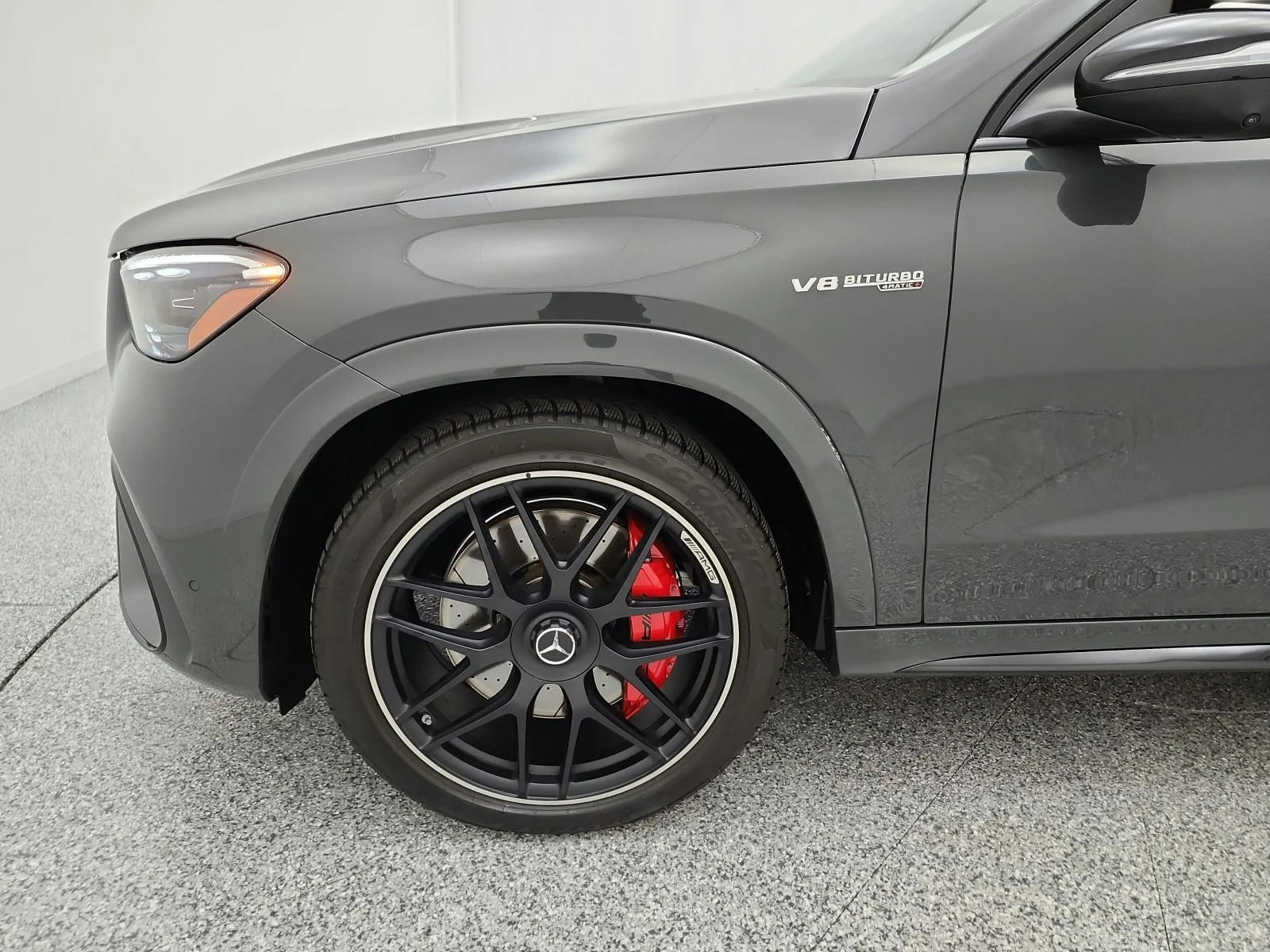 Used 2025 MANUFAKTUR Signature Silicon Grey Mercedes-Benz AMG® GLE 63 S 4MATIC+ SUV image 17
