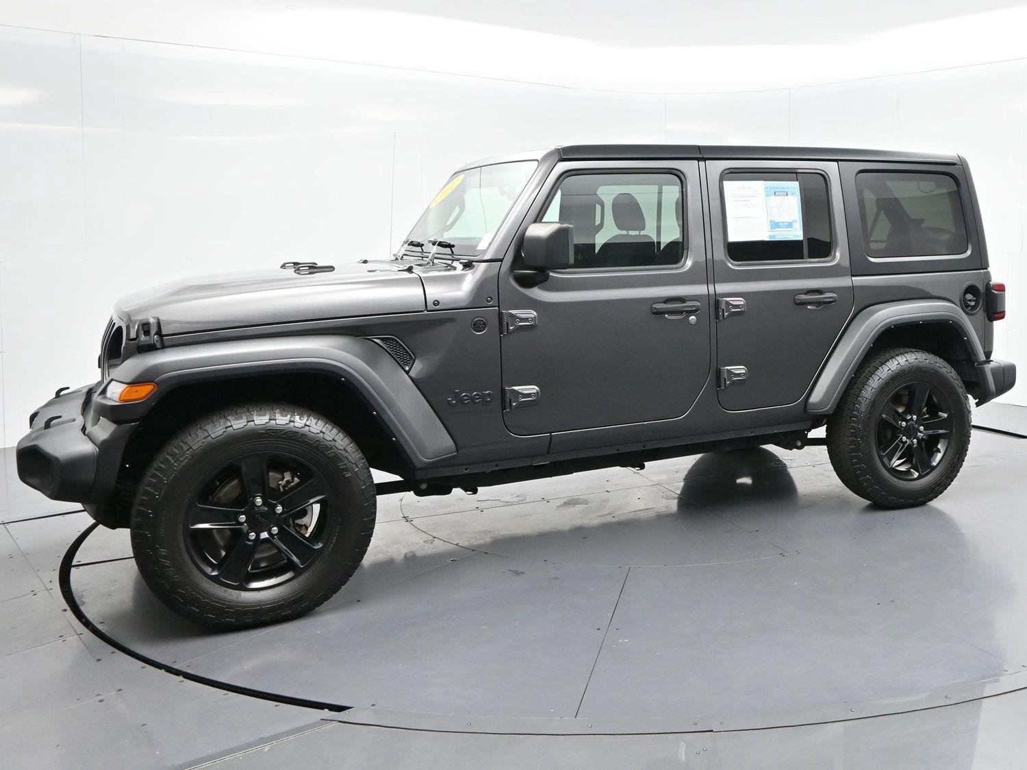 Used 2022 Granite Crystal Metallic Clearcoat Jeep Unlimited Sport Altitude image 4