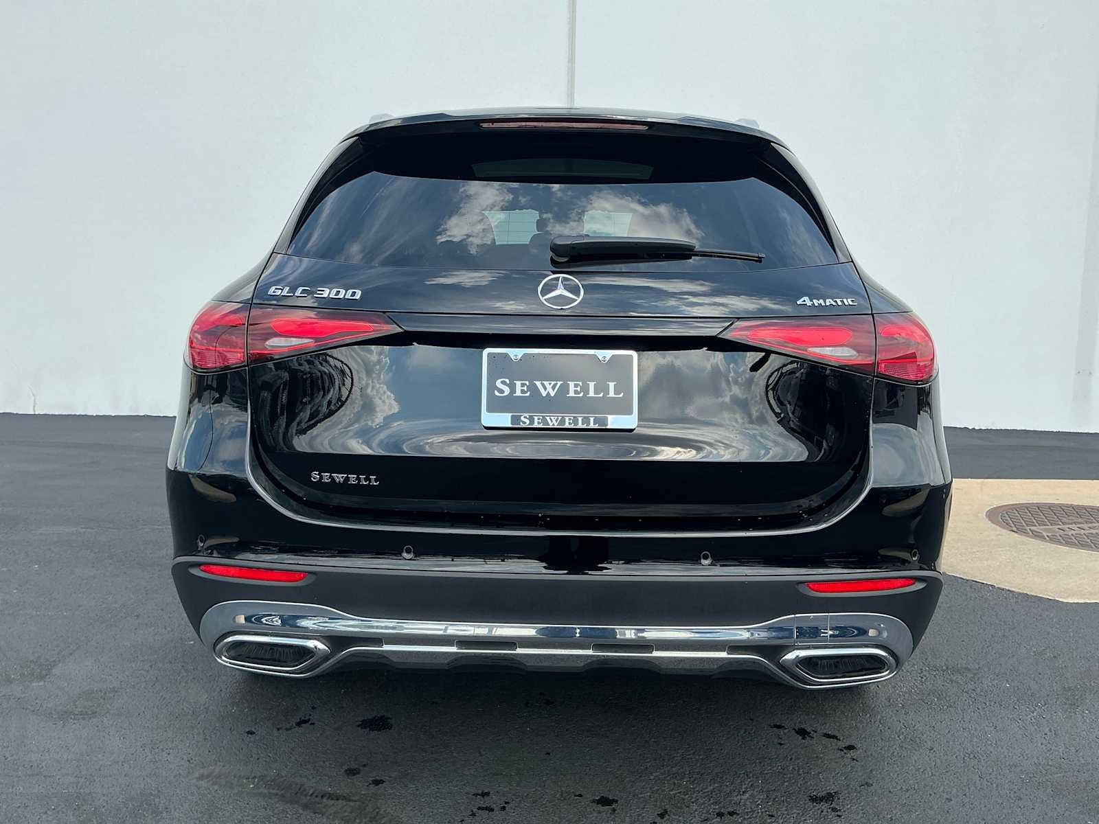 Certified Used 2024 Black Mercedes-Benz GLC 300 image 10