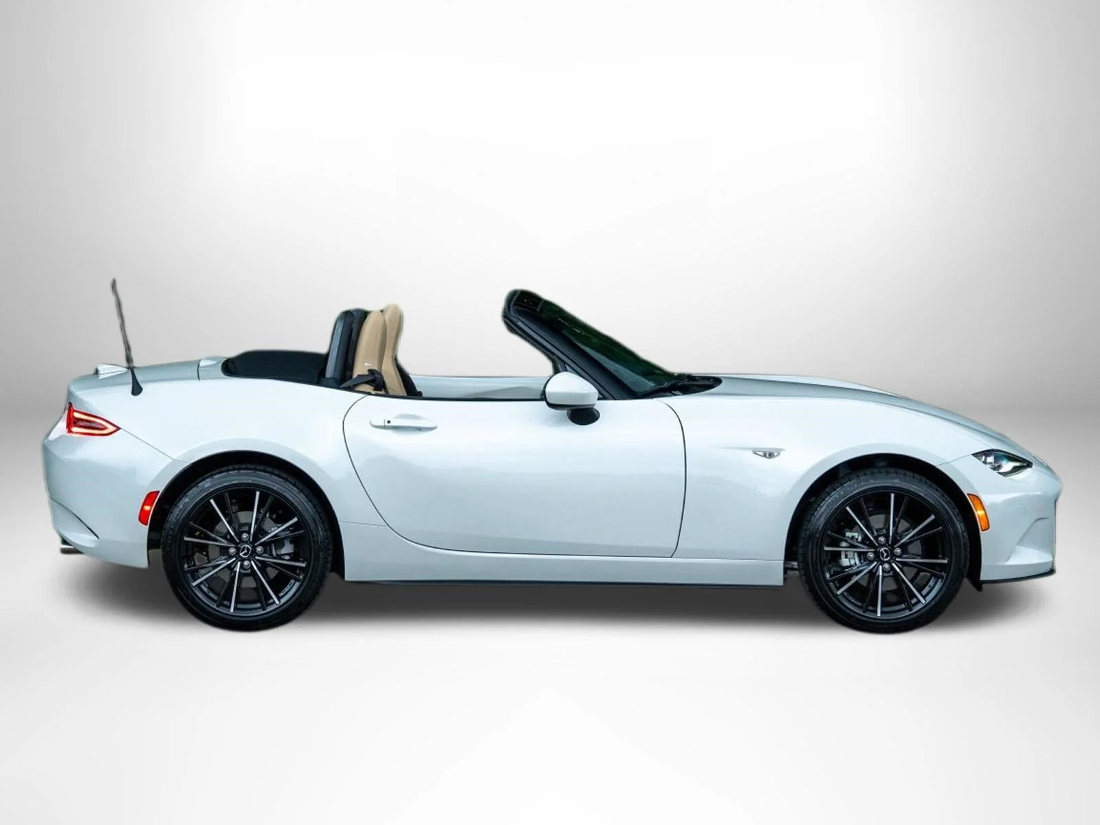 Used 2026 Snowflake White Pearl Mica Mazda Grand Touring image 10