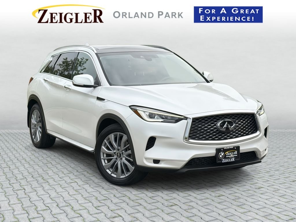 Certified Used 2023 Radiant White INFINITI LUXE image 1