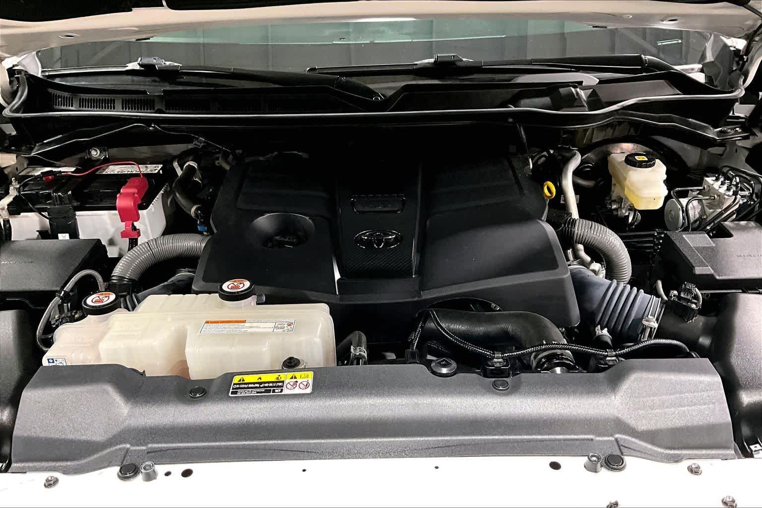 Used 2023 Wind Chill Pearl Toyota Limited image 32