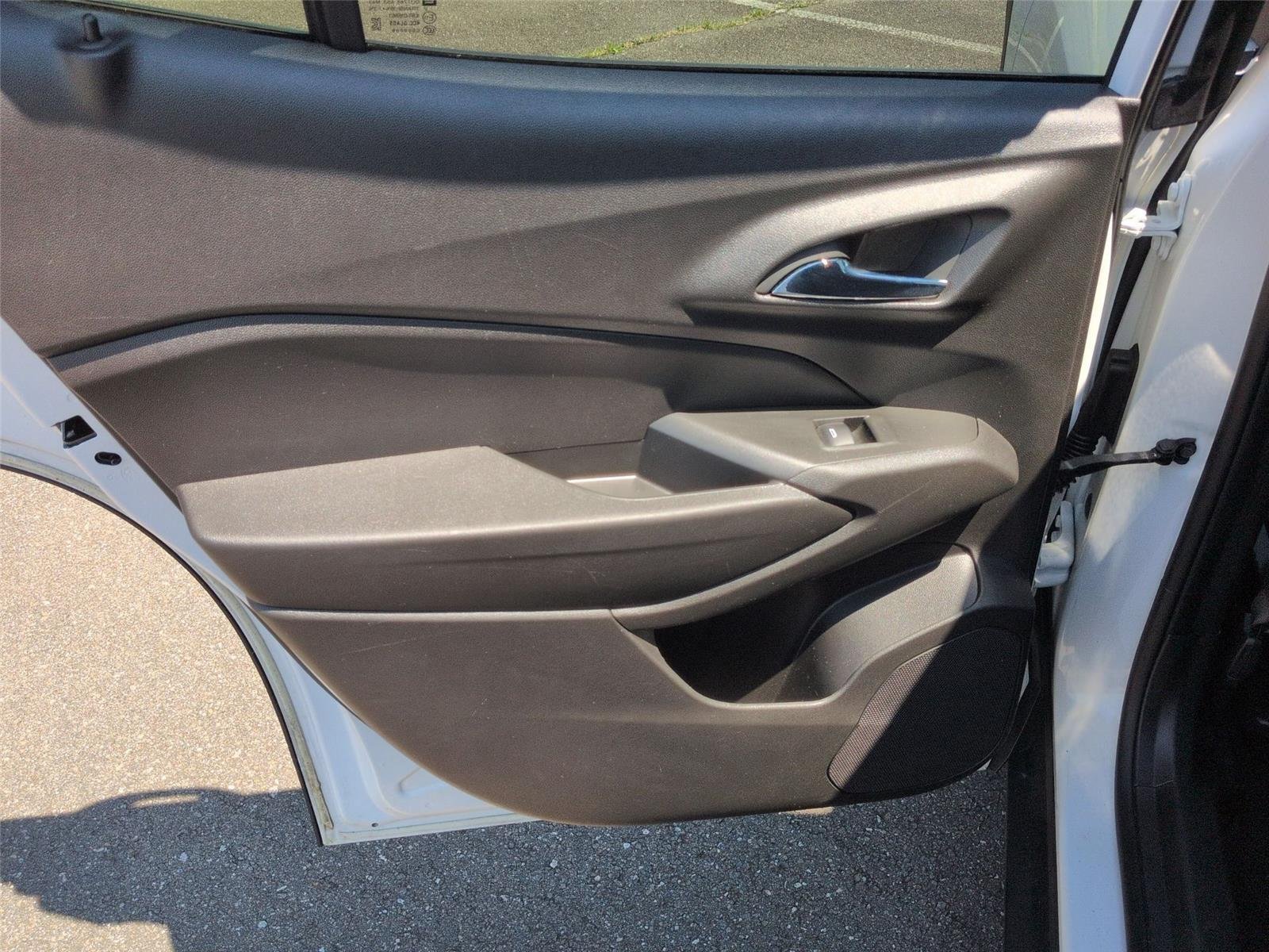 Used 2025  CHEVROLET 1LT image 30