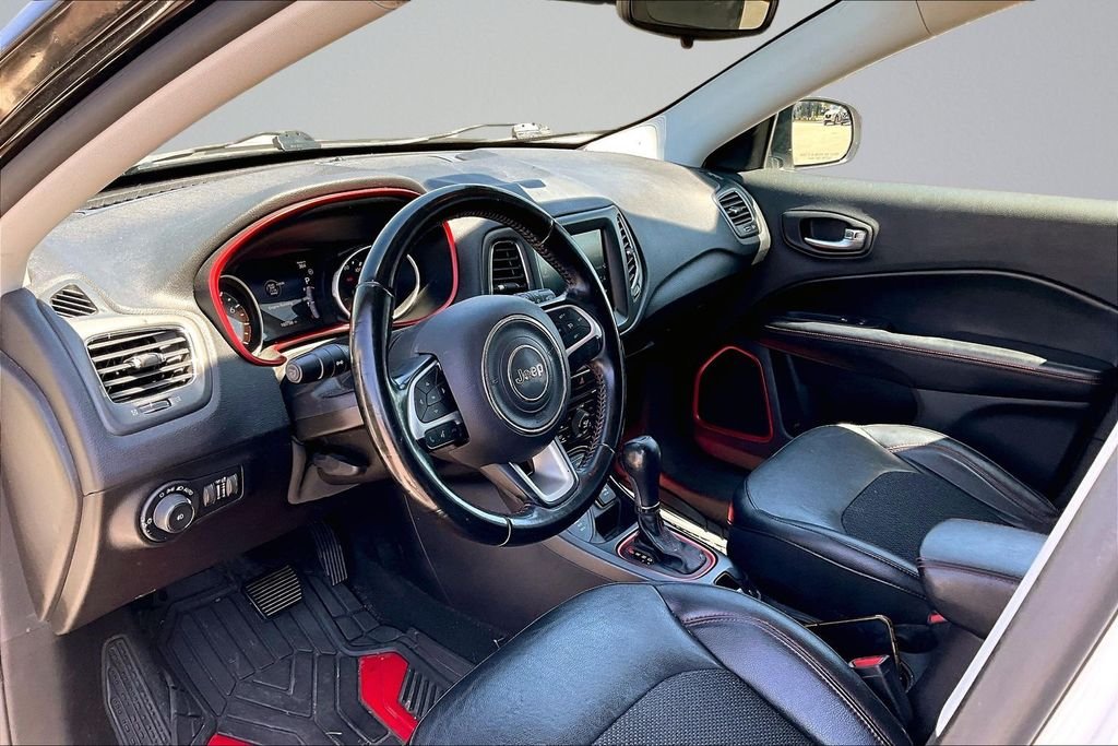 Used 2020 White Jeep Trailhawk image 11