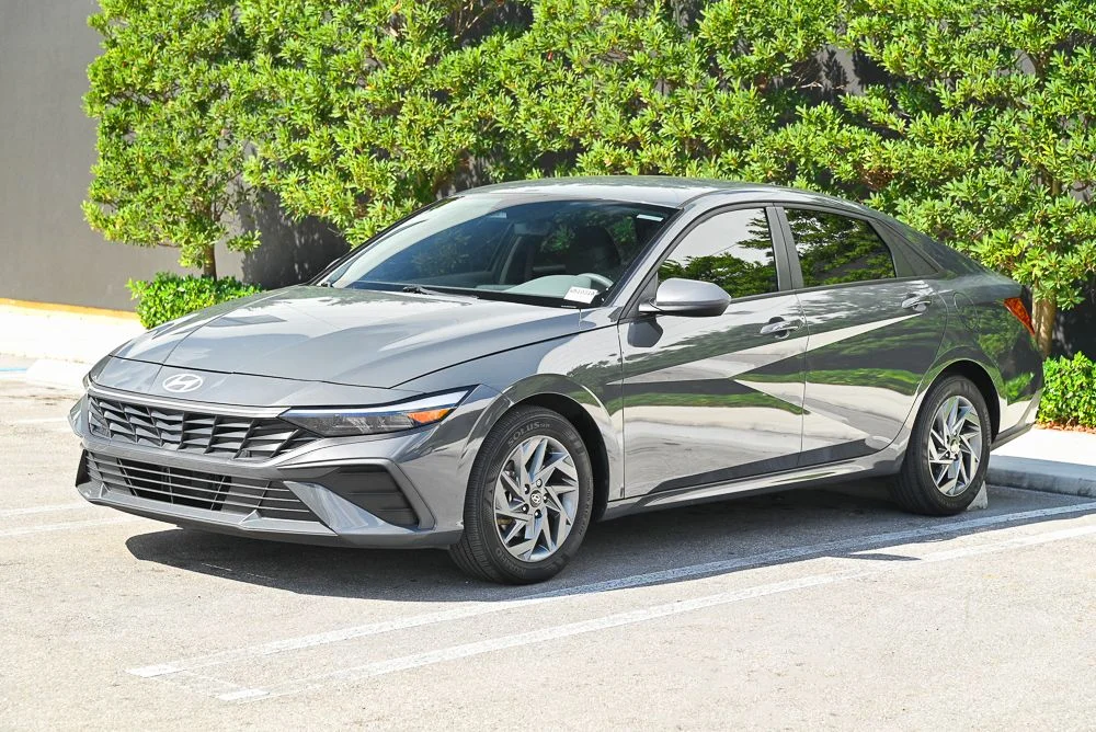 2024 Hyundai Elantra Blue