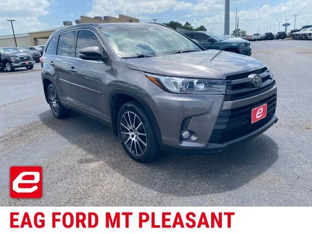 2017 Toyota Highlander SE