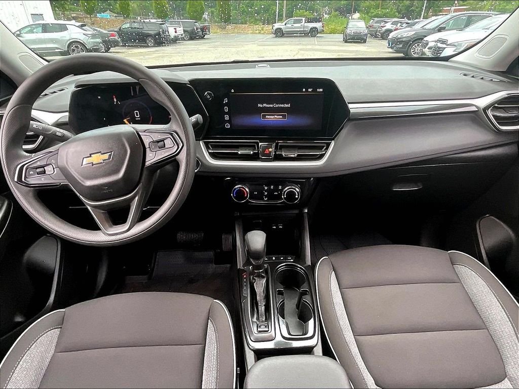 Used 2024 White Chevrolet LT image 21