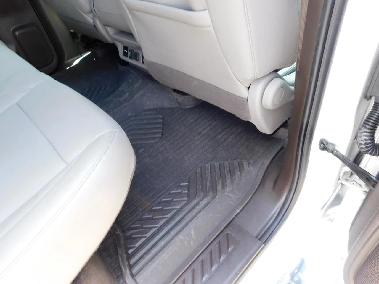 Used 2020 Silver Chevrolet 4WD CREW CAB 147 in LT image 17