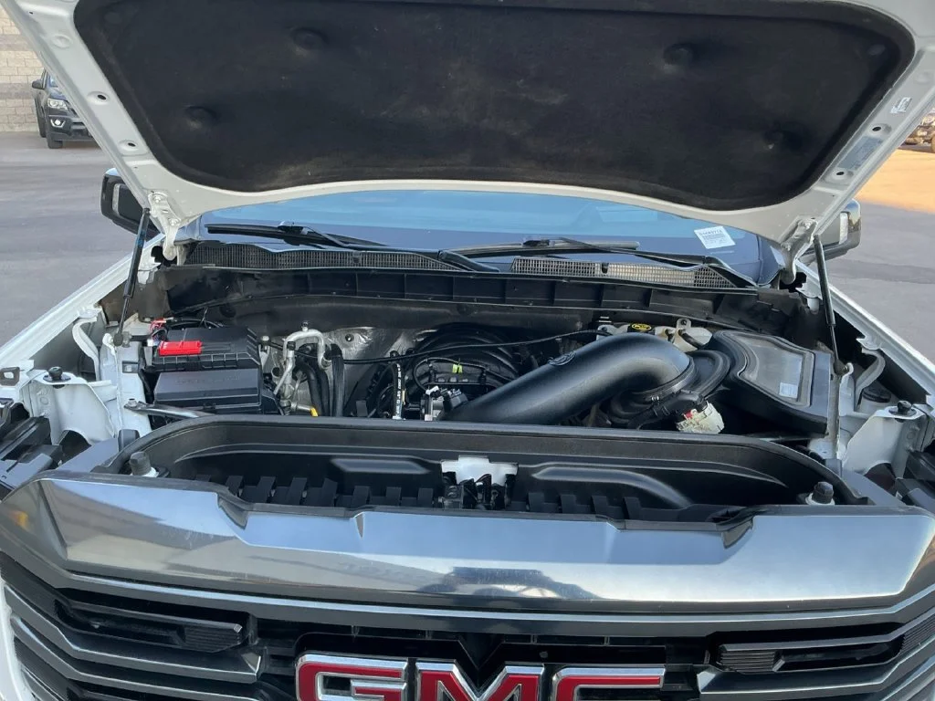 Used 2024 Summit White GMC AT4 image 30