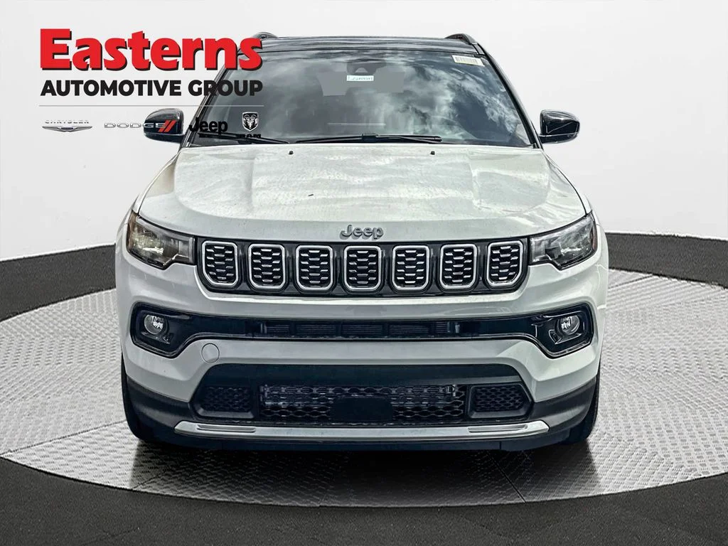 New 2026 Bright White Clear-Coat Exterior Paint Jeep Limited image 4