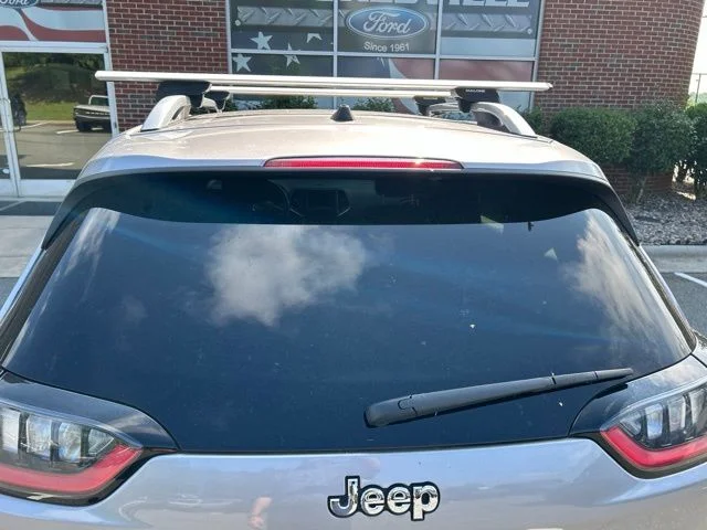 Used 2019 Silver Jeep Latitude image 6