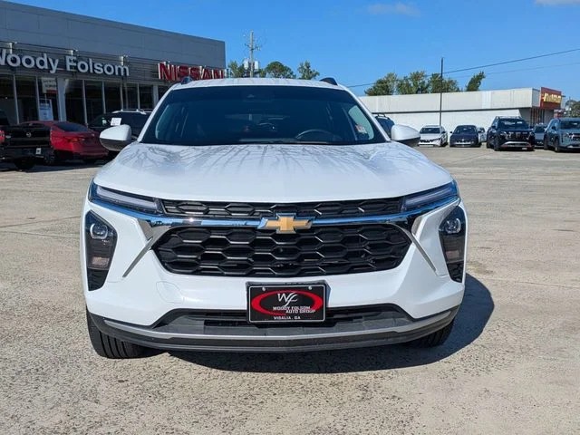 Used 2025 White Chevrolet LT image 9