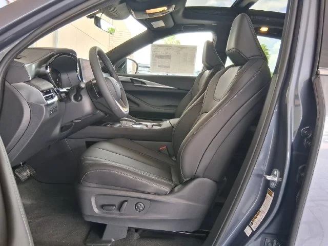 New 2027 MOONBOW BLUE INFINITI Luxe AWD image 18