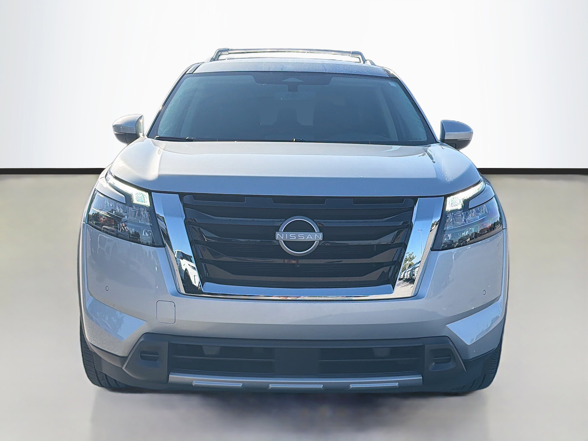 Used 2025 Brilliant Silver Metallic Nissan SL image 8