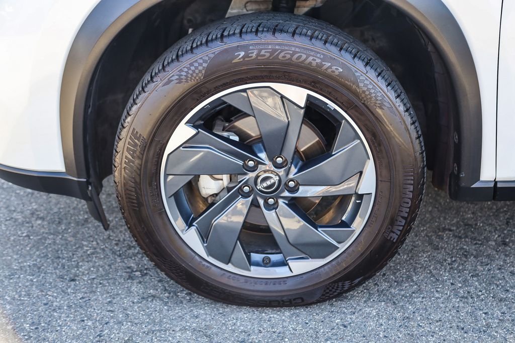 2024 Nissan Rogue SV - Photo 9