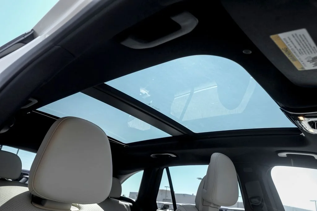 New 2027 Polar White Mercedes-Benz GLC 300 image 22