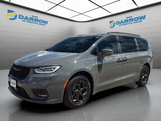 2021 Chrysler Pacifica Hybrid Touring L Hybrid's photo