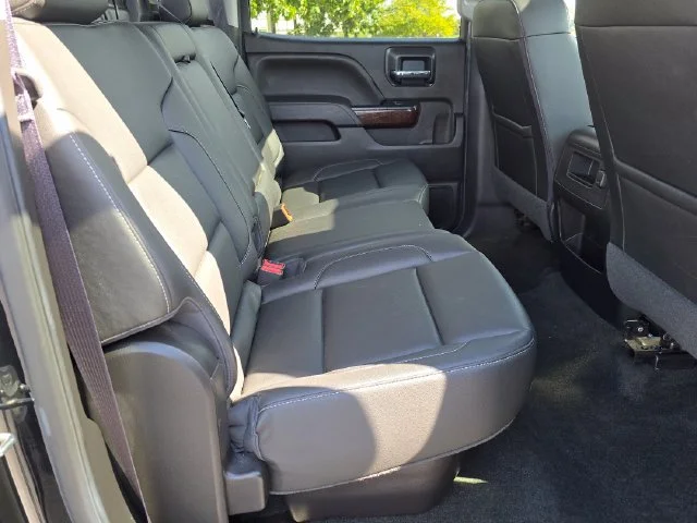 Used 2017 ONYX BLACK GMC SLT image 29