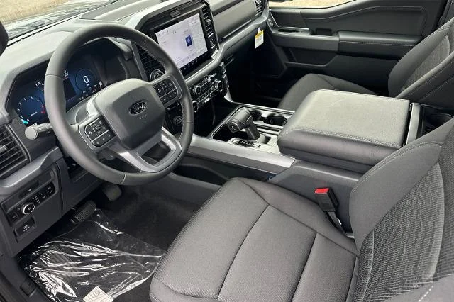 New 2026 Carbonized Gray Metallic Ford XLT image 29