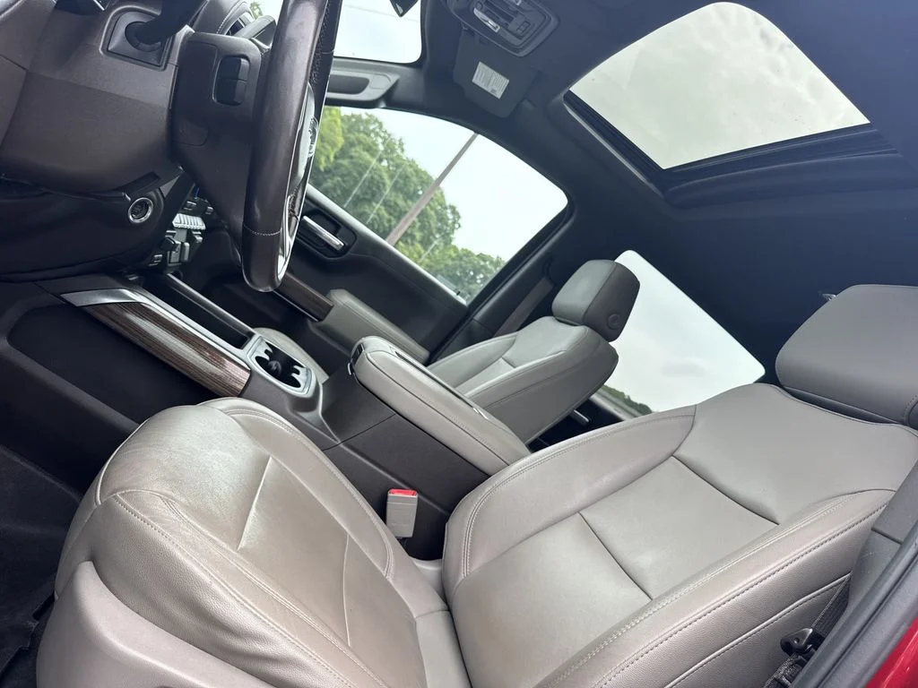 Used 2019 Red Chevrolet RST image 31