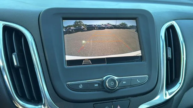 Used 2022 White Chevrolet LT image 27