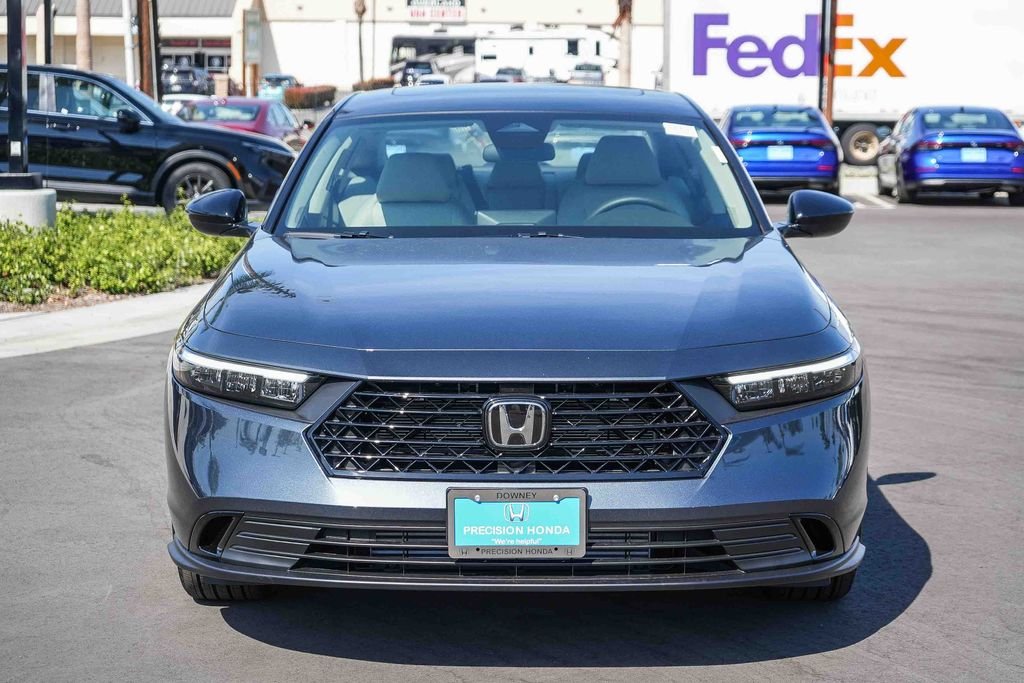 New 2026 Meteorite Gray Metallic Honda SE image 2