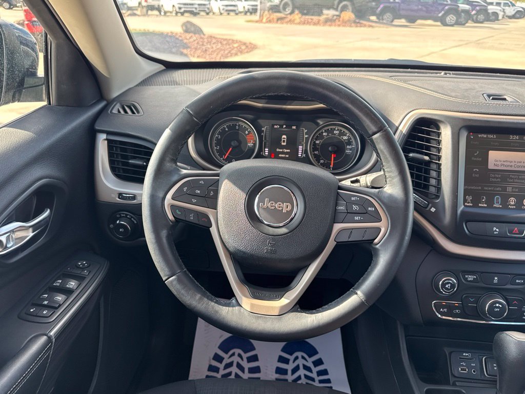 Used 2016 Blue Jeep Latitude image 15